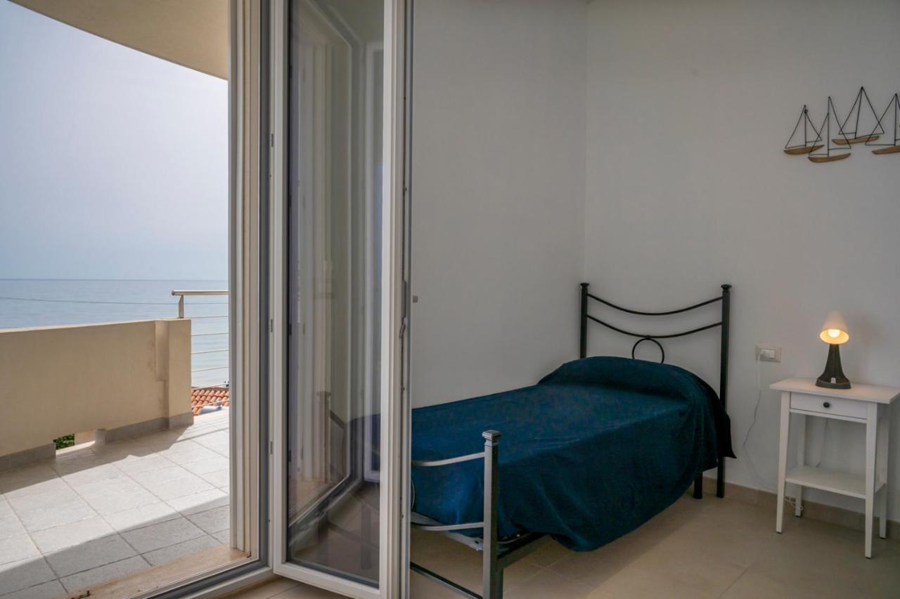 Cicirata Sea Beach - Sicilia Vacanza أفولا المظهر الخارجي الصورة